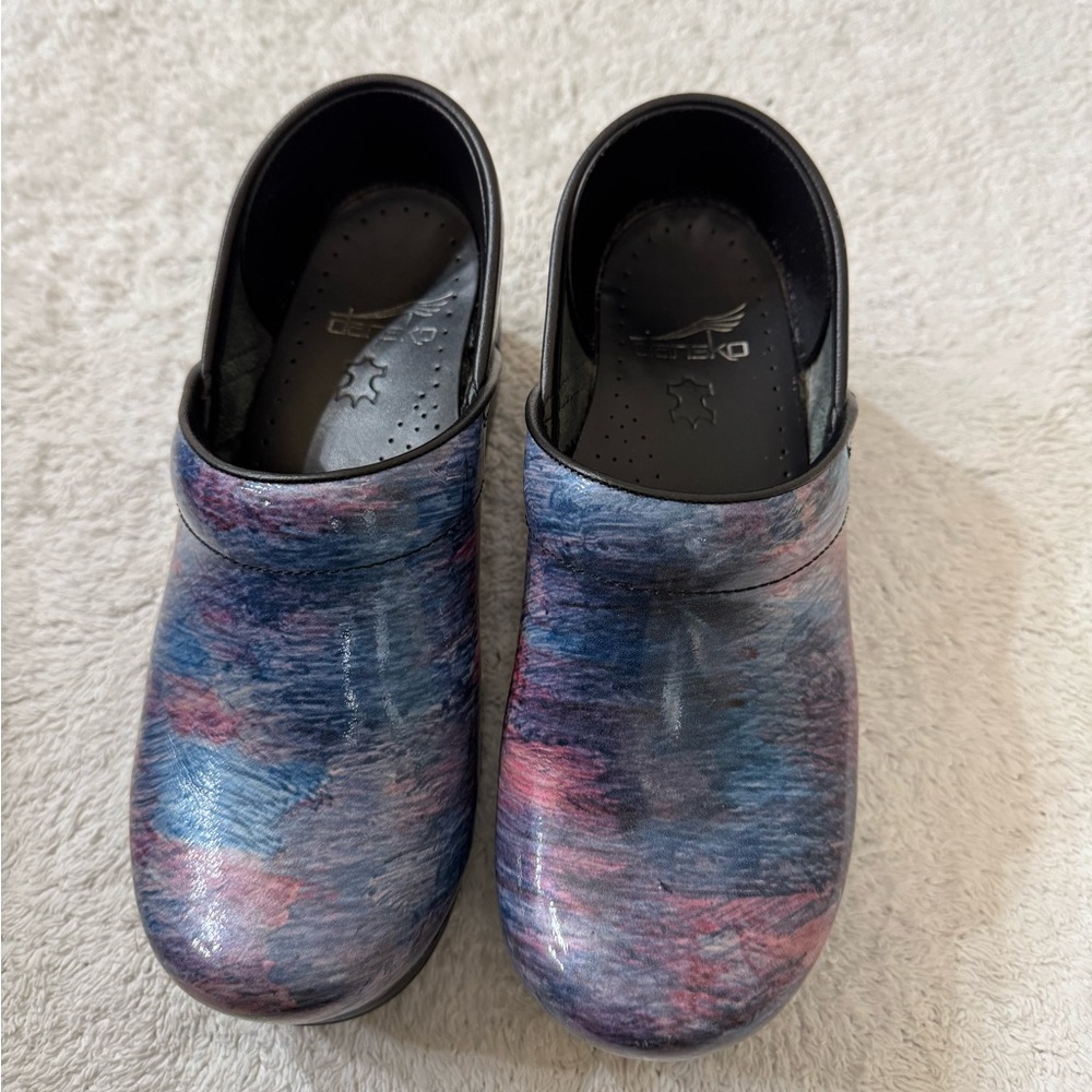 Dansko Professional size 36 clogs
Blue and pink